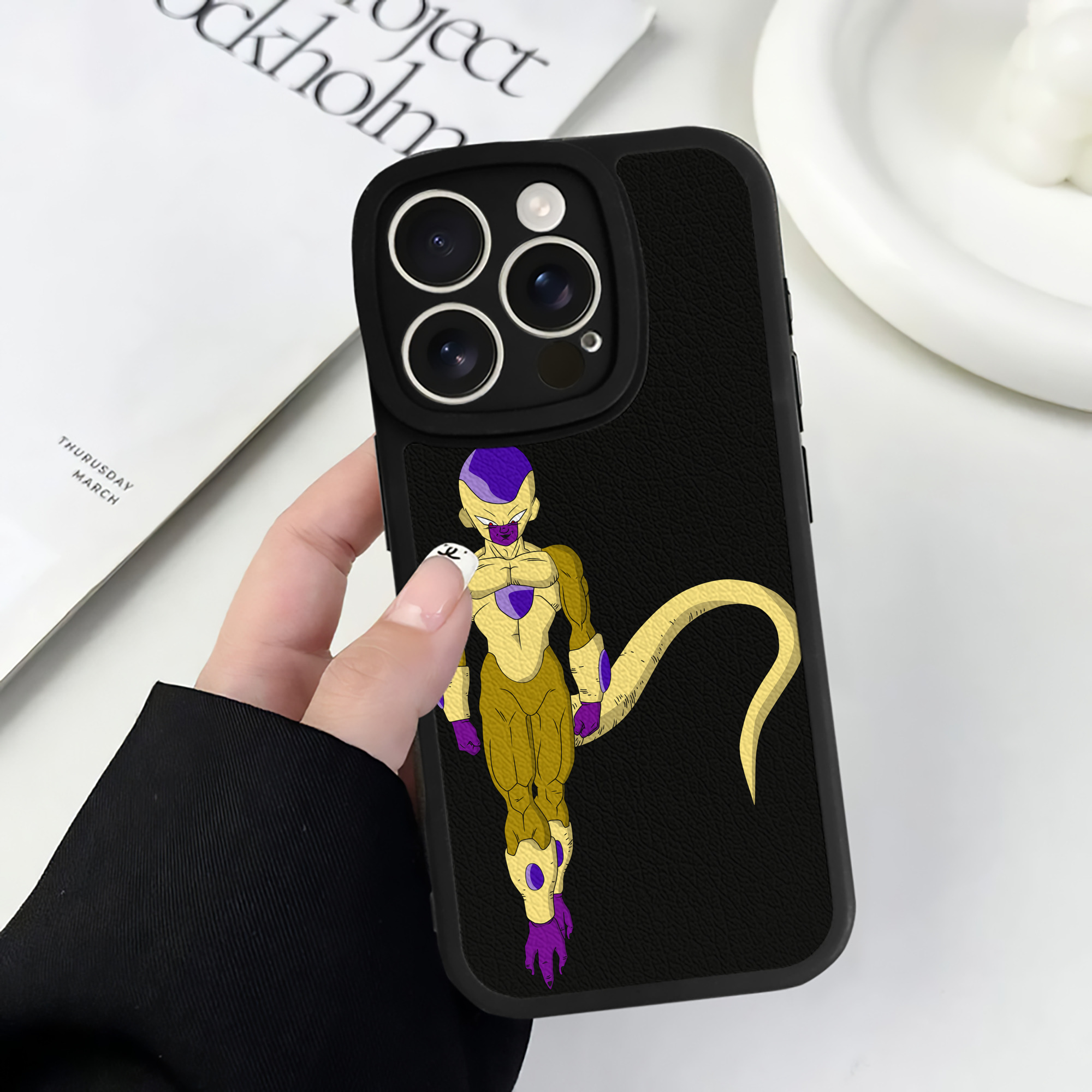（画像用） ドラゴンボール フリーザ DRAGON BALL Frieza 【iPhone 16シリーズ対応】シリコンスマホケース（レザー調） 材質：シリコン